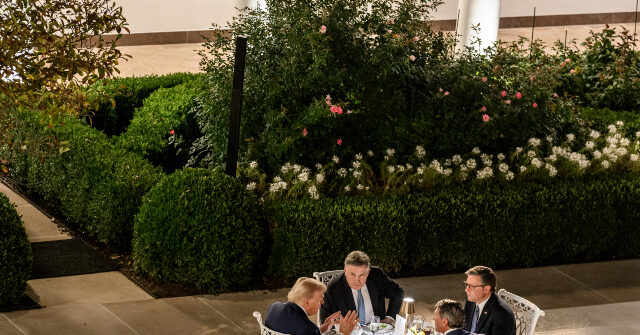 Trump to Dine with Cabinet Members in Rose Garden Wednesday Night