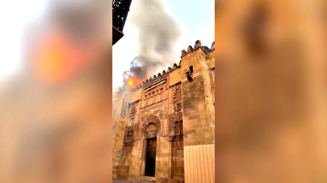 WATCH: Fire Ravages World-Famous Mosque-Cathedral in Cordoba, Spain