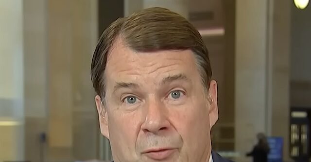 Ford CEO Farley Praises Trump Tariffs on Heavy Duty Trucks, ‘Very Optimist’ About Solving Investment ‘Headwind’