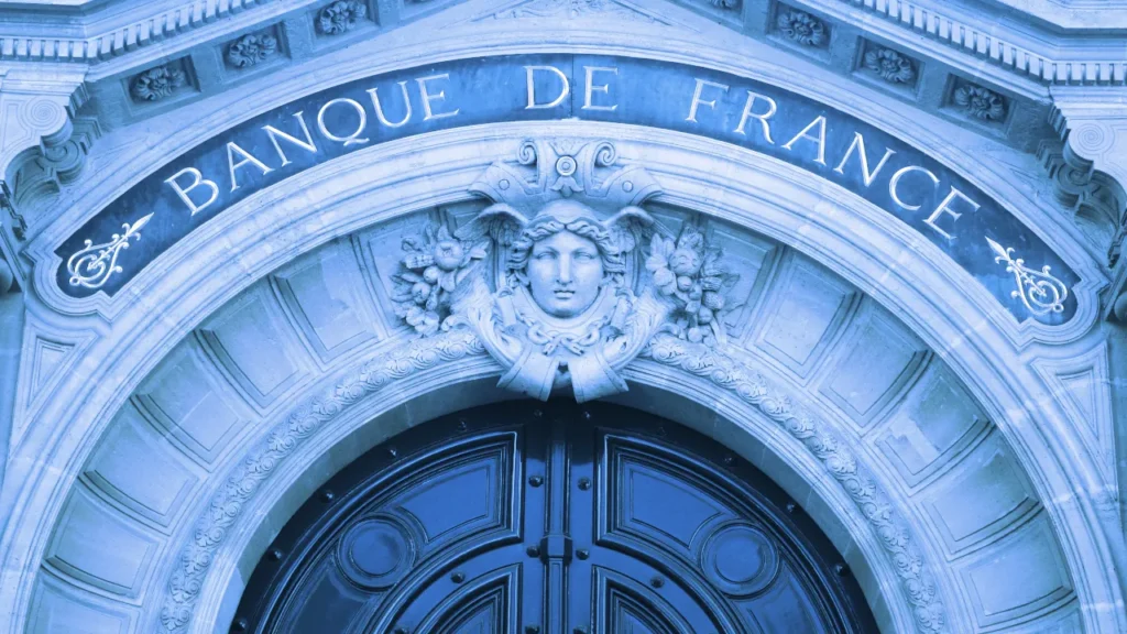 France Moves Its Gold Home as the Sovereign Debt Crisis Quietly Unfolds