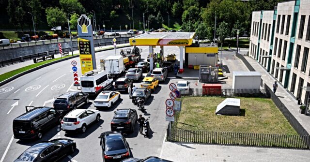 WATCH: Arguments, Fights Erupt in Russian Gasoline Lines Caused by Ukraine Strikes on Oil Facilities