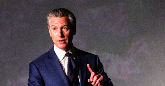 Newsom to Sue Trump over California Guard Protecting ICE in Oregon