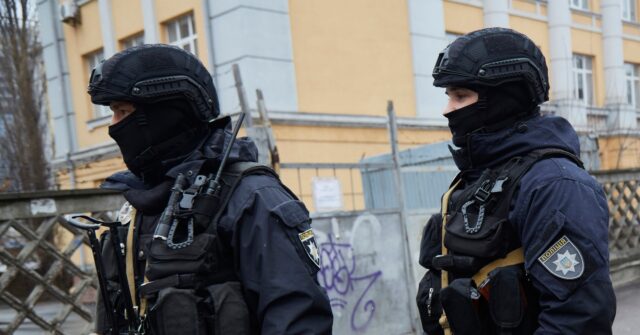 Gunman Shot Dead After Killing at Least Six, Taking Hostages in Kyiv