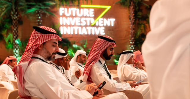 Apple Opens Web and App Stores in Saudi Arabia, Retails Stores Planned for 2026