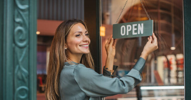 The Tariff Squeeze That Never Happened: Small Businesses Aren’t Raising Prices Because of Tariffs But Profits Are Improving