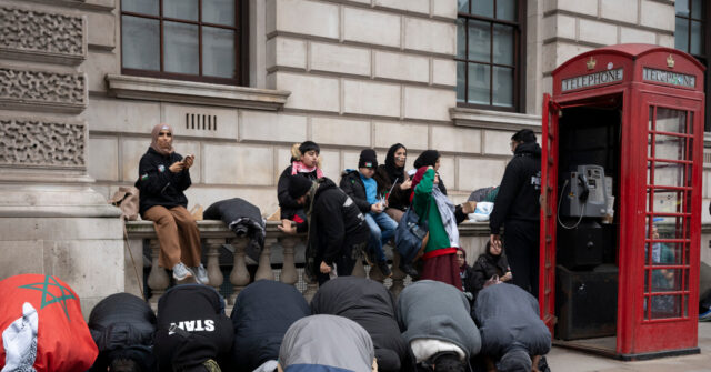 ‘Disaster’ — Mass Migration Driving Record Population Growth in Britain