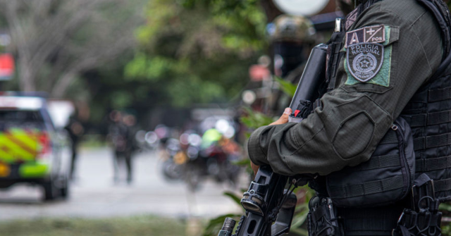 Colombia: Police Intercept Bus Full of Bombs Hours Before Abelardo de la Espriella’s Inauguration