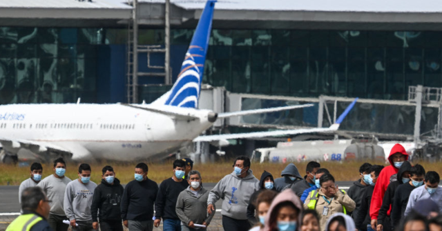 DHS Offers Illegal Immigrants a $3,000 ‘Holiday Stipend’ for Self-Deportation