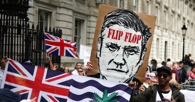 UK Shelves Handover of Chagos Islands Following Criticism From Trump