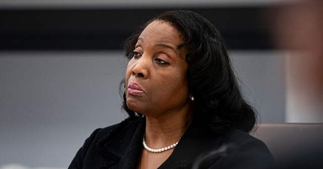 Obama, Biden Economists Say Lisa Cook Should Stay at Federal Reserve Despite Alleged Mortgage Fraud