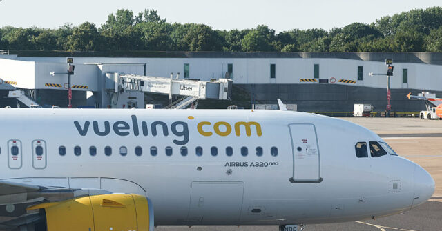 France Condemns Airline That Kicked Jewish Children Off Vueling Flight