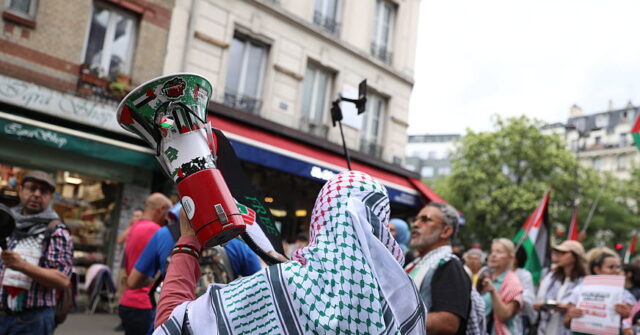 France Suspends Palestinian Refugee Programme After Discovering it Admitted an Antisemite