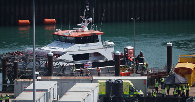UK Says it Has Detained First Illegal Immigrants to be Deported to France