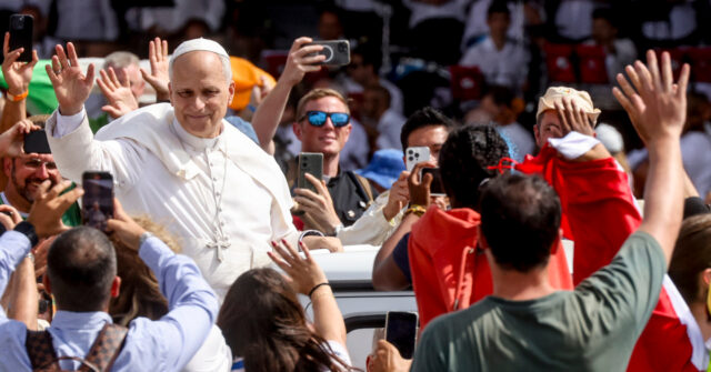 Pope Leo Tells Over a Million Young Catholics They Show a ‘Different World Is Possible’ at Closing of Youth Jubilee