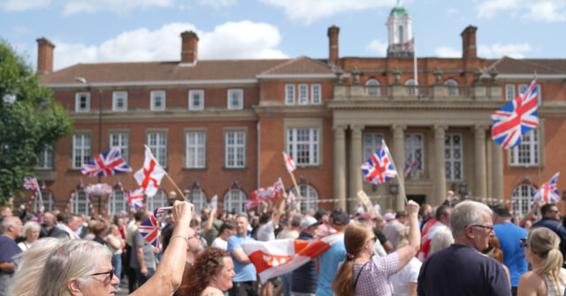 UK Gov’t Panic: Contacts Private Residencies to House Hotel Migrants Amid Legal Challenges