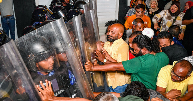 U.S. Advises Travelers to Use Caution in Islamic Maldives ‘Due to Terrorism’