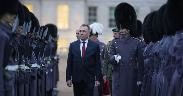 Britain and Norway Sign Deal to Jointly Patrol NATO’s Northern Waters For Russian Submarines
