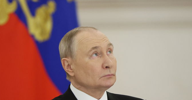 Russia Takes a Back Seat in Venezuela, Making No Clear Moves to Protect Nicolás Maduro
