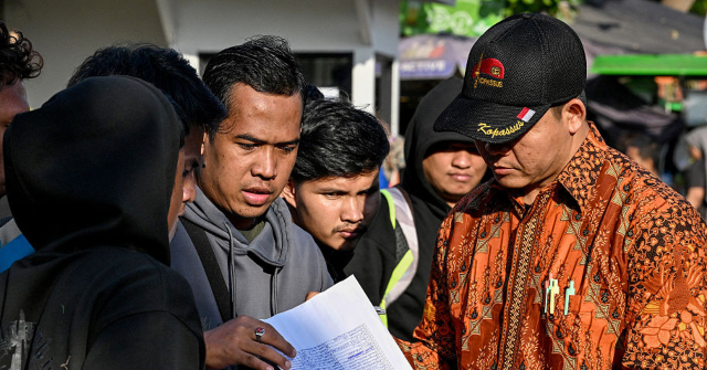 Cambodia Detains Almost 1,800 Chinese Nationals in Raids on Scam Compound