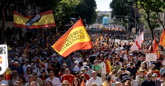 Tens of Thousands Protest in Madrid Demanding Resignation of Socialist Prime Minister Sánchez