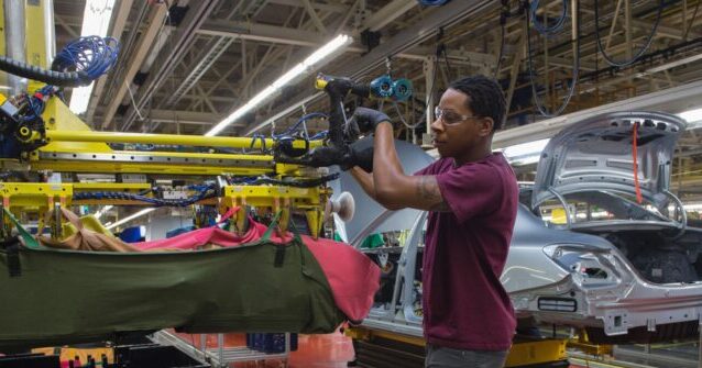 U.S. Factory Output Surges, Driving Strongest Growth Since 2022