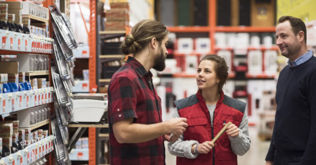 Home Depot Cuts Full-Year Outlook as Expected Consumer Spending Surge Fails to Materialize