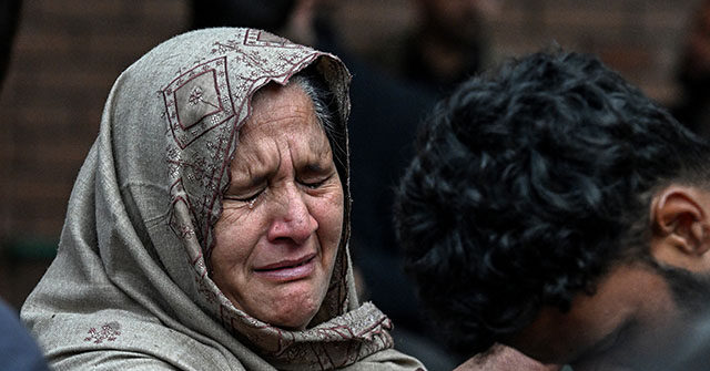 Suicide Bombing at Pakistan Mosque Kills 31, Injures 169