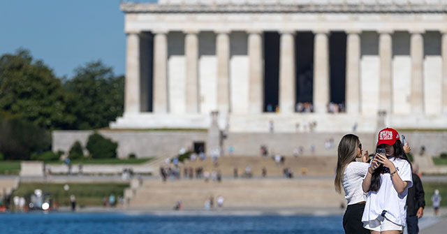 Report: Reflecting Pool Seen ‘Looking Good’ After Algae, Alleged Vandalism