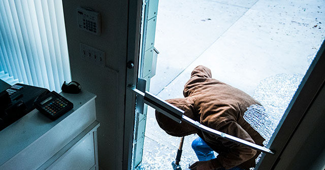VIDEO — ‘Appalling’: Elderly Jewelry Shop Owner Has Stroke During California Smash and Grab
