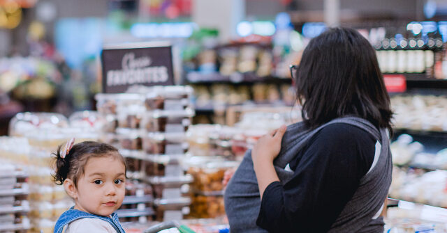 Report: Half of Migrant Households Get Welfare Via US-Born Children