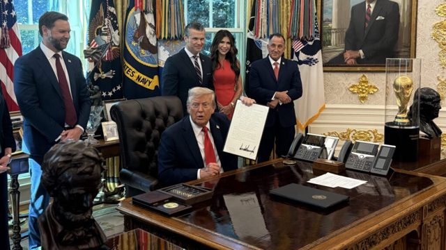 (VIDEO) President Trump Signs Executive Order to Prosecute People Who Burn American Flags – “It Incites Riots… You Burn a Flag, You Get One Year in Jail”
