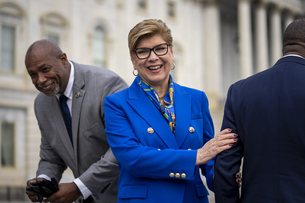 1 party has a New Jersey recruitment bonanza. The other … not so much.
