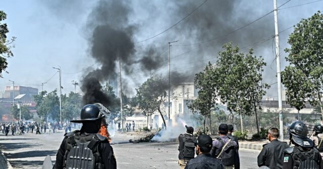 Nine Killed as pro-Iran Protesters Attack U.S. Consulate in Pakistan’s Karachi