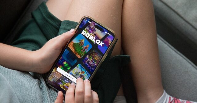 Georgia AG Chris Carr Launches Investigation into Roblox over Threat of Child Predators