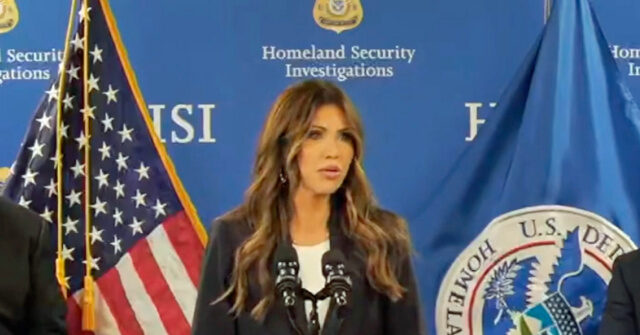 DHS Secretary Kristi Noem Blasts Chicago Mayor, Illinois Gov. for Obstructing ICE