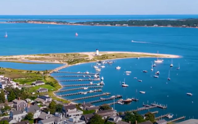 PARTY OF THE PEOPLE: Obama and Other Democrat Elitists Holding Fundraiser for Redistricting Efforts on Posh Martha’s Vineyard