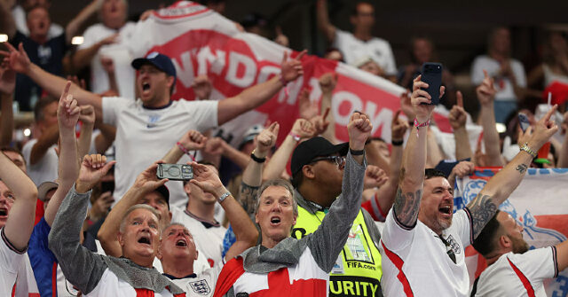 Brits Visiting U.S. for First Time for World Cup Apologize to Americans: ‘We Owe America a Huge Apology’