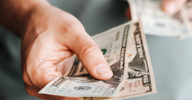 White House: Real Wages Grew by $1,400 Across Private Sector in Trump’s First Year