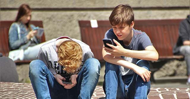 Report: 60% of Australian Teens Are Evading Social Media Ban