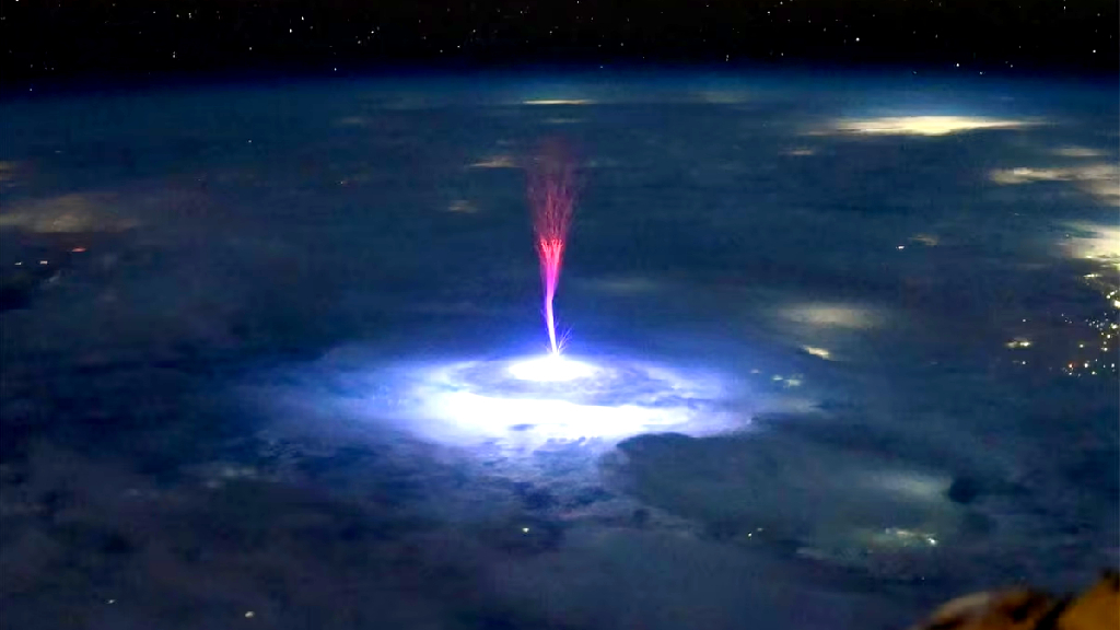Rare (and Massive) Transient Luminous Event ‘Jet’ Caught on Camera by ISS Astronaut Over the US