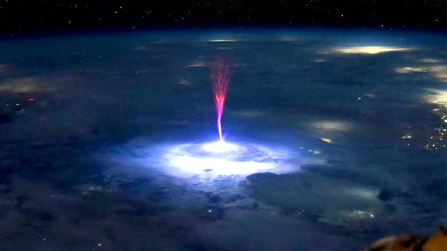 Rare (and Massive) Transient Luminous Event ‘Jet’ Caught on Camera by ISS Astronaut Over the US