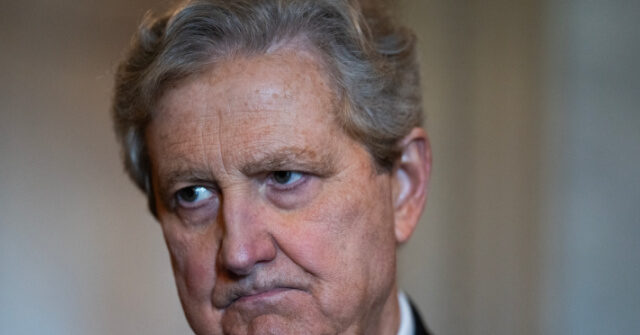GOP Sen. Kennedy to Introduce Bills to Withhold Pay from Lawmakers During Government Shutdown
