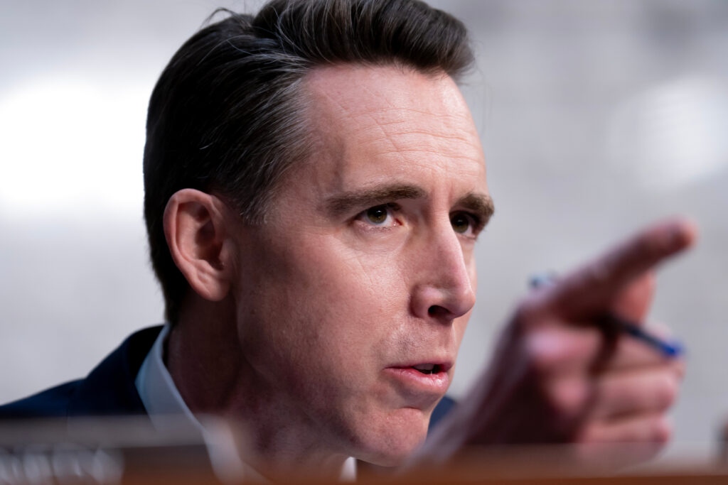Hawley investigates FICO for mortgage credit scoring