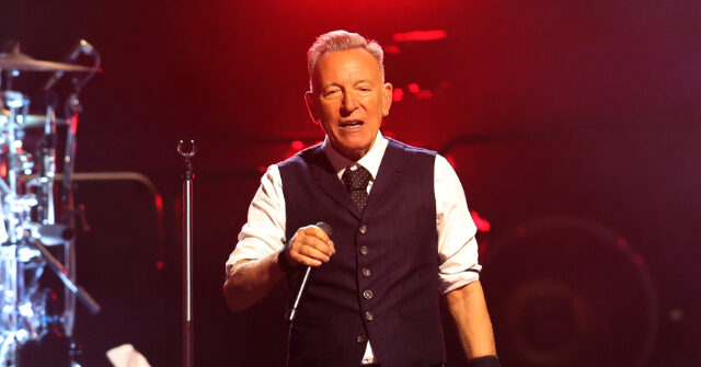 Bruce Springsteen Shredded By Hometown Paper for Anti-Trump Concert: ‘Hypocritical Crap. Profiteering over Legitimate Protest’
