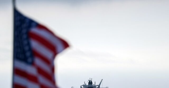 Auchincloss: We Have to Clear Strait of Hormuz, ‘Reasonable’ to Capture Fissile Material
