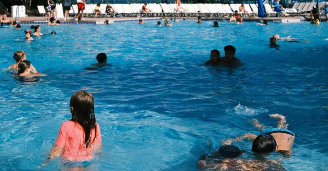 Four Syrian Migrants Arrested over Alleged Sexual Assault of Nine Young Girls at German Swimming Pool