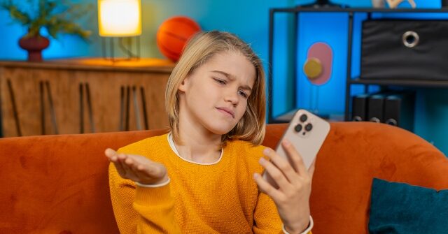 Research: AI Chatbots Encourage Harmful Behavior by Sucking Up to Users