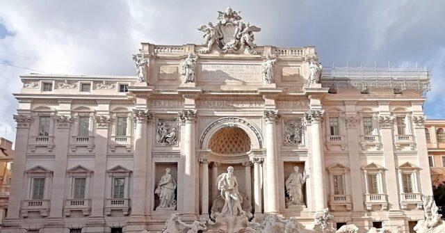 Rome Hits Tourists with Compulsory Trevi Fountain Admission Fee