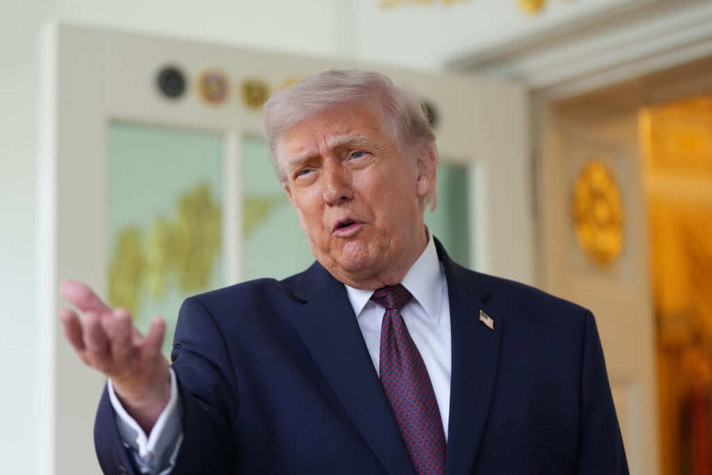 Trump makes last-minute plea for GOP to ‘stick together’ on key surveillance powers vote