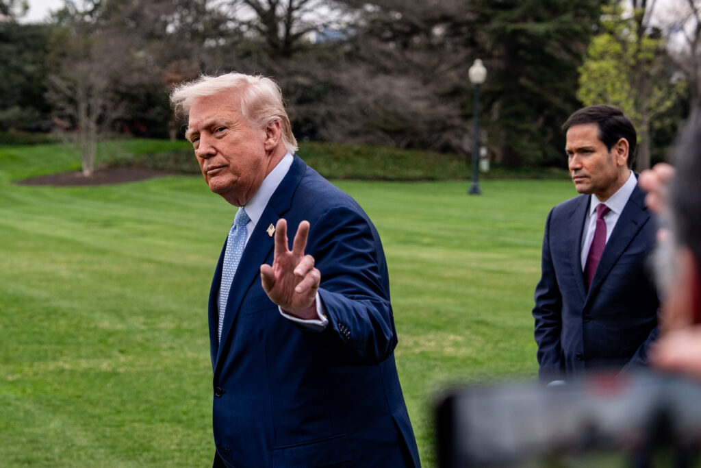 Trump threatens to send ICE to airports amid DHS standoff
